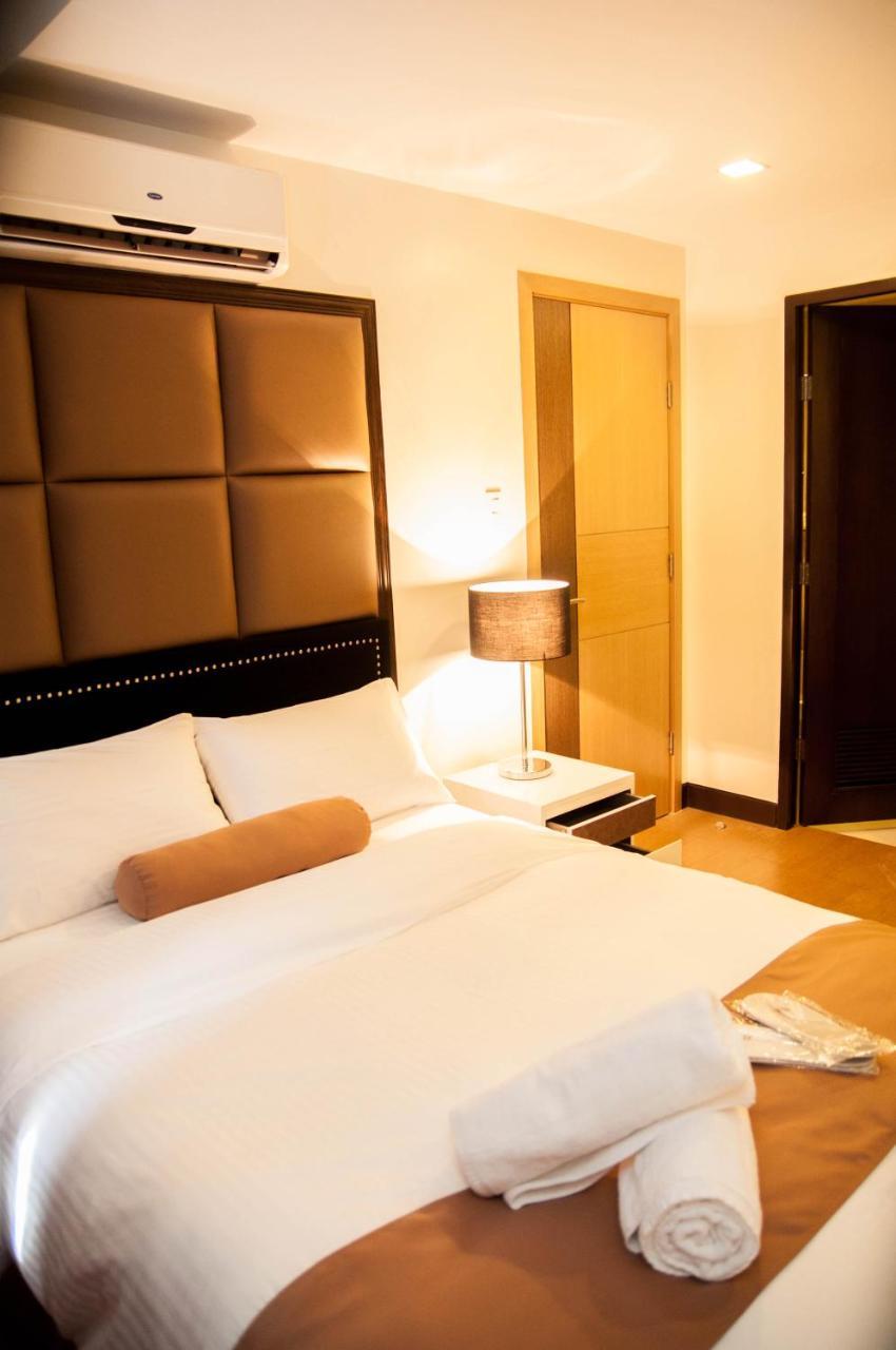 Versailles Stay Makati City Exterior foto