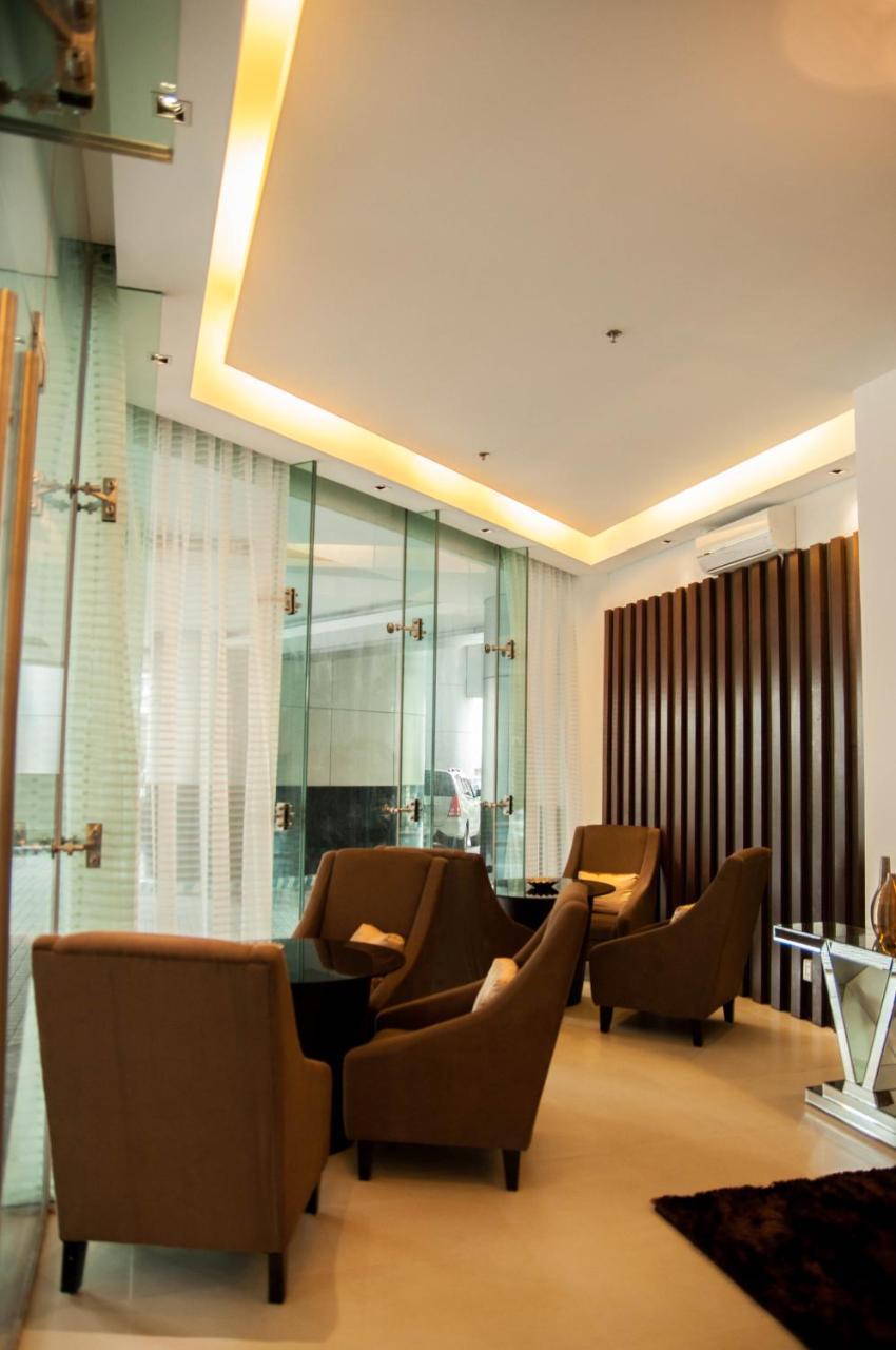 Versailles Stay Makati City Exterior foto